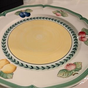 Villeroy & Boch French  Dinner Plates . Set of four (4).